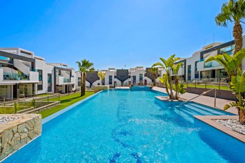 Luxury Penthouse with private Rooftop Terrace, Pool, Punta Prima, Torrevieja