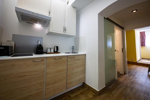 2 bedrooms, 4 beds