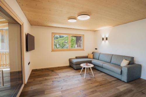 Exterior view, New, Huetterhof Apartement Huetter in Caines