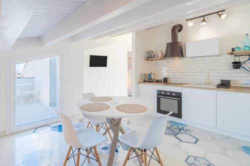 Boutique Apartment - Blue Sea 3