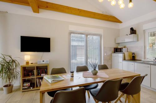 Viesnīcas āriene, Lifestyle Ferienhaus in Muldestausee