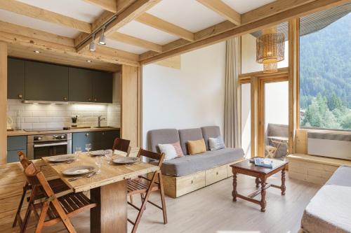Grand Roc C205 from Slopes 280m, View, Parking & WiFi - Happy Rentals