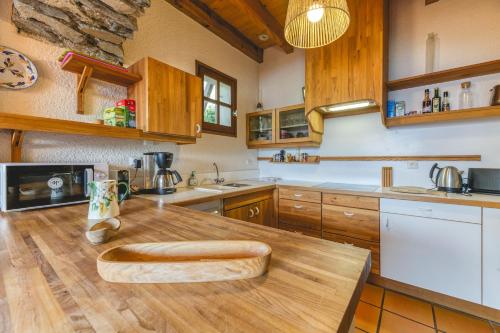 virtuve, Chalet La Darse Nature et Sérénité (Chalet La Darse Nature et Serenite) in Villard Rekulas