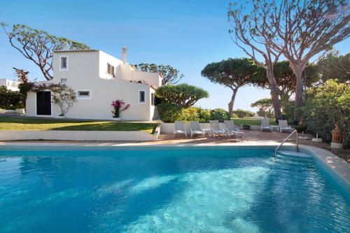 Casa Las Trinitarias – khách sạn tại Vale Do Lobo