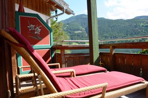 One-Bedroom Apartment with direct Lake View