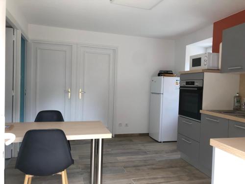 Kitchen, Gite Dans Un Village De Caractere in Saint-Martin-De-Fugeres