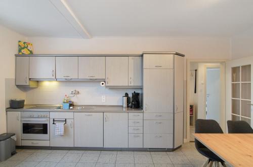 Konyha, Ferienwohnung Storchenblick in Meinhard