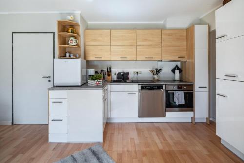 virtuve, Ferienwohnung Efzeglück mit Pool (Ferienwohnung Efzegluck mit Pool) in Homberg (Efze)