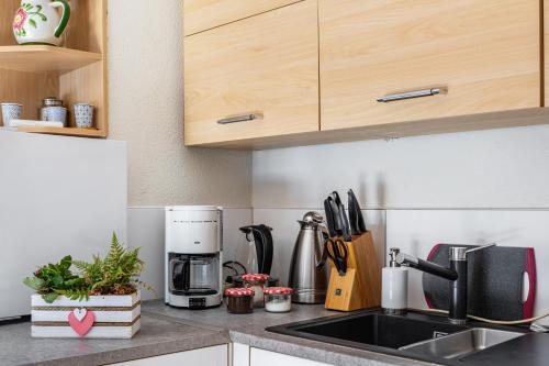 virtuve, Ferienwohnung Efzeglück mit Pool (Ferienwohnung Efzegluck mit Pool) in Homberg (Efze)