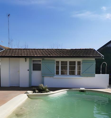 Pohled zvenku, Ô'wazo, Jolie Maison, Piscine (O'wazo, Jolie Maison, Piscine) in Lanton