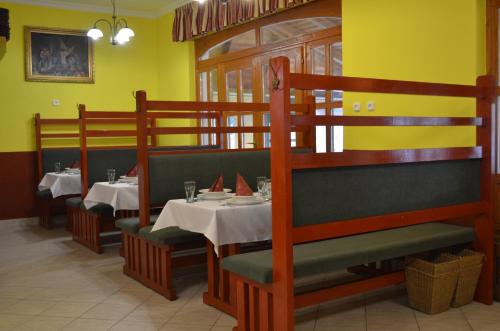 ห้องอาหาร, Hotel Napsugar in บาลาตันเลลเล