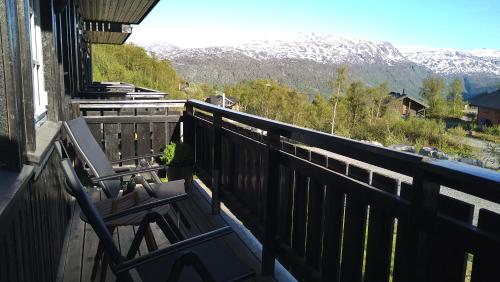 Iekārtas, Modern Mountain Apartment with Balcony & Views in Roldal