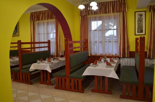 ห้องอาหาร, Hotel Napsugar in บาลาตันเลลเล