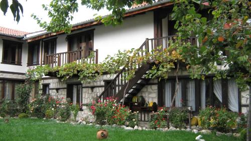 Trenchova Guest House