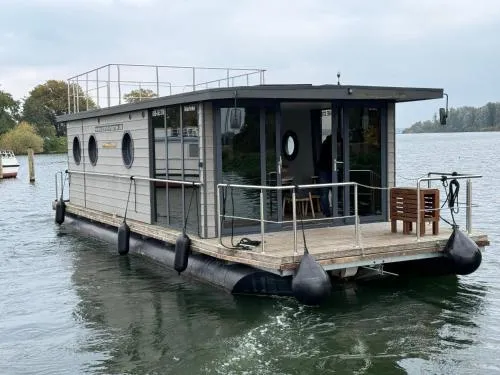 Hausboot Marieke führerscheinfrei in Schwerin, Deutschland