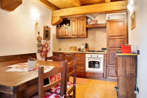 廚房, Casa sul Fiume-zona Limone Piemonte in 韋爾南泰