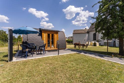 Campingpod Auf Der Alpakawiese in Arnsberg, Deutschland