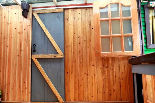 LiJiang Elephant Intersecton Coffee Guesthouse