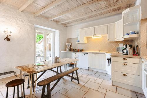 Viesnīcas āriene, Pays de la Loire House 1005 in Saint-Laurent-de-la-Salle