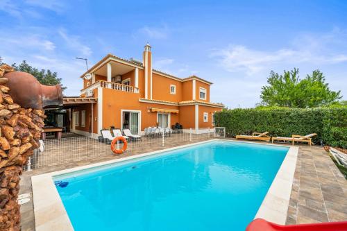 Moradia Vila Pedra – khách sạn tại Alcantarilha
