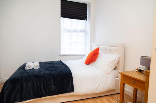 2BR Apartment in Holloway North London - image 3