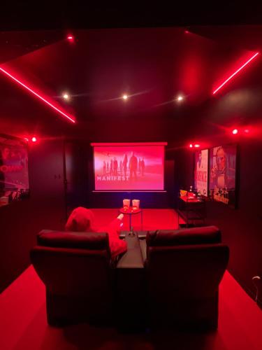 Widok z zewnątrz, Suite cinéma et jacuzzi privé (Suite cinema et jacuzzi prive) in Melun