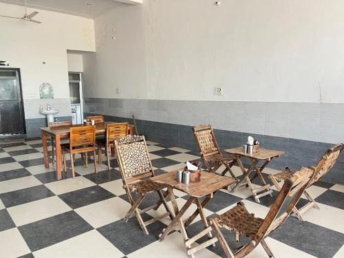 Ligree Hotel and Restaurant in Bassi