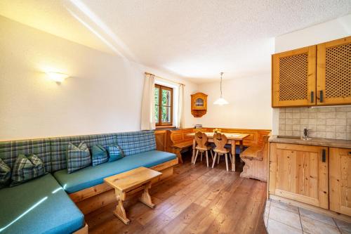  Hof am Schloss Apartement Enzian in Montechiaro