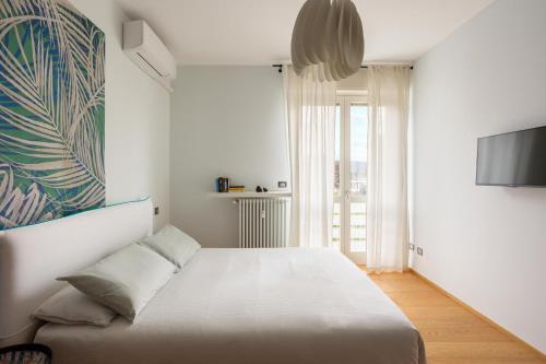Suite 51 - Arona, Novara