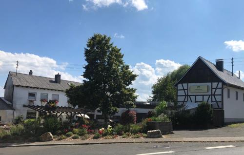 Viesnīcas āriene, Waldmomente in Schauren