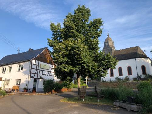 Viesnīcas āriene, Waldmomente in Schauren