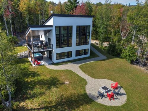 O Vitre Spa - Relax with St-Lawrence Views in Saint-Joseph-De-La-Rive (QC)