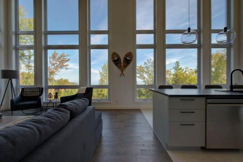O Vitre Spa - Relax with St-Lawrence Views in Saint-Joseph-De-La-Rive (QC)