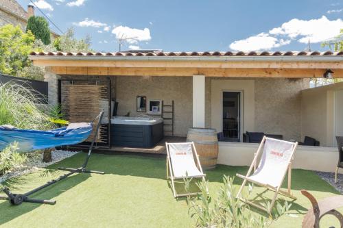 Villa chardonnay, Pradons