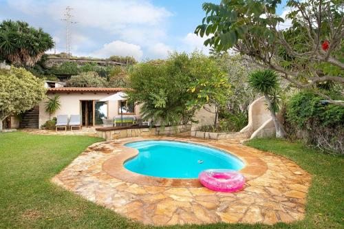 Casa Anakena, Guía de Isora