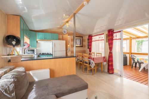 Viesnīcas āriene, Mobil Home 6p - Près de la mer (Mobil Home 6p - Pres de la mer) in Semussac
