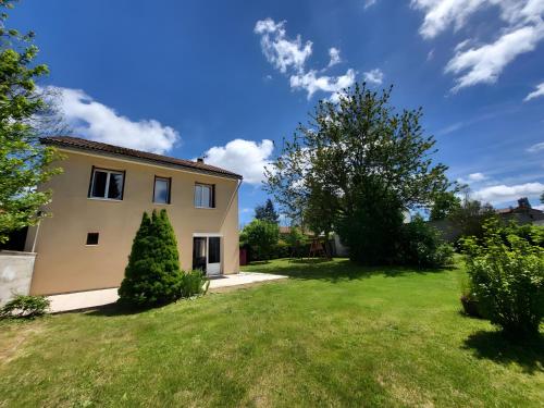 A szálláshely kívülről, La Maison De Charlotte in Saint-Alban-en-Montagne