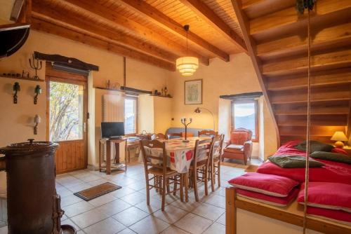 Gîte de Chapelèche Les Genêts 7 pl gîte à louer Gluiras