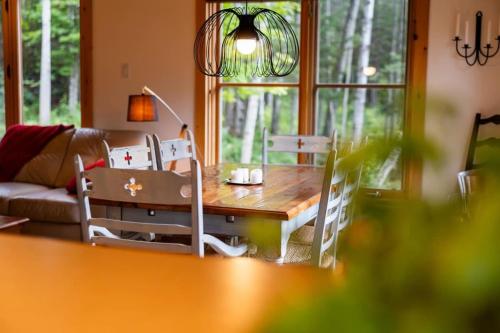 Le Renne Elisabeth - Nature Getaway Near the Lake in Pohenegamook (QC)