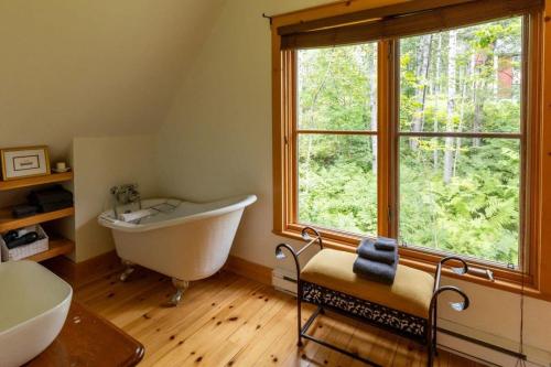 Le Renne Elisabeth - Nature Getaway Near the Lake in Pohenegamook (QC)