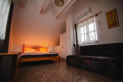 Erdődi Birok - Erdődi Liget - Erdődi Manor - Erdődi Grove (Erdodi Birok - Erdodi Liget - Erdodi Manor - Erdodi Grove) in Badacsonylabdihegy