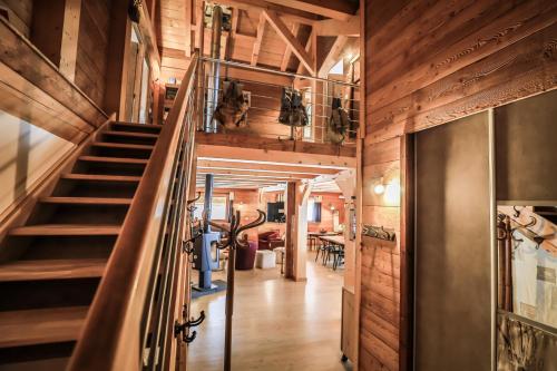 Appt La Grange - 14 pers 7 chambres, duplex, Piscine - ARAVISTOUR