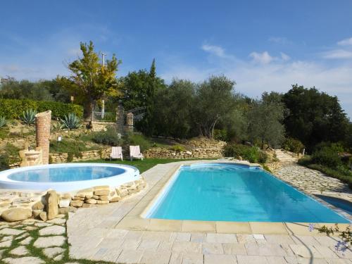 Swimming pool, Villa Valgiorgia 9 by Marche Holiday Villas in Barchi (Pesaro)