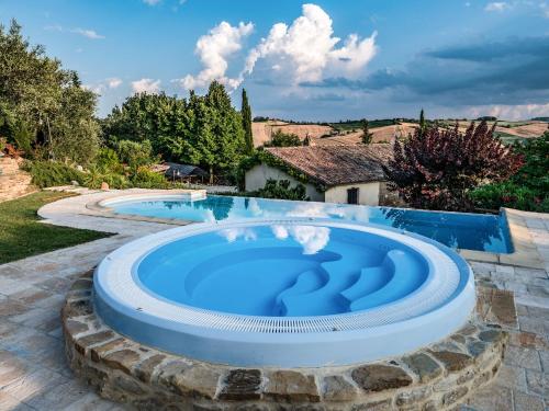 Swimming pool, Villa Valgiorgia 9 by Marche Holiday Villas in Barchi (Pesaro)