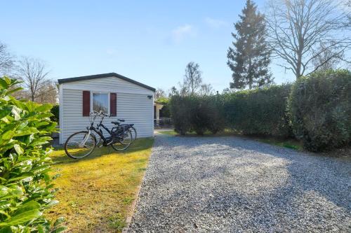 Knus chalet in de bossen van Epe met fietsen 2