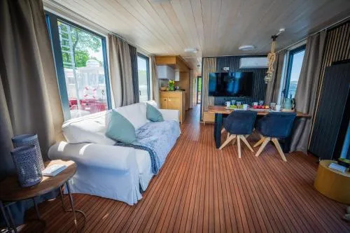 Hausbootabenteuer Ariella Woma D13 in Fürstenberg-Havel, Deutschland