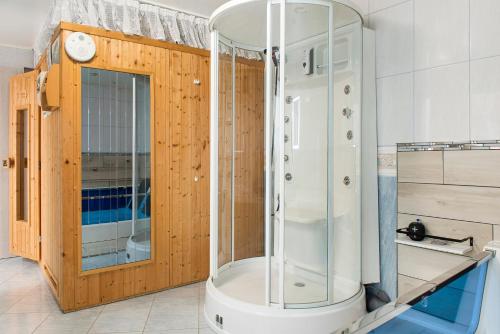 حمام, Spawo mit Sauna und Whirpool in بفوليندورف