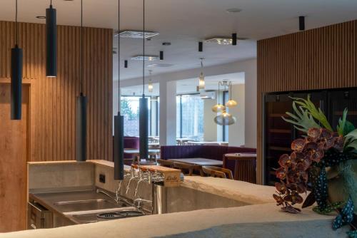 Restaurant, Resort Aurum Hotel in Cerny Dul