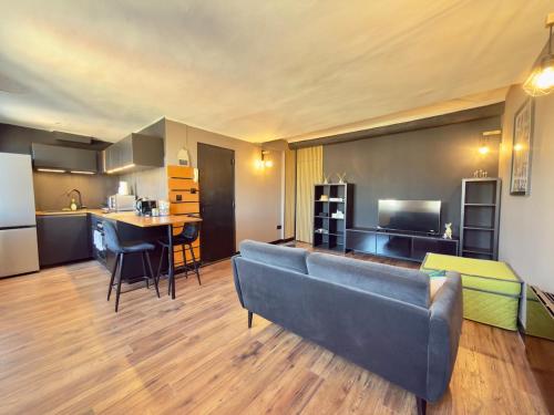 Contemporain - Centre-ville - Port 5min - Location saisonnière - La Seyne-sur-Mer