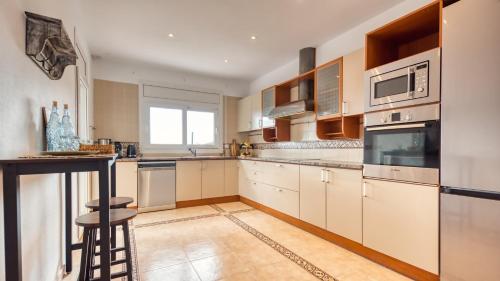 kuhinja, Costacabana - Villa Ibiza in Lloret De Mar